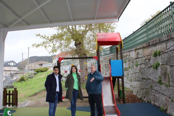 Imagen de la noticia:La Xunta colabora en la mejora de los espacios naturales y de la eficiencia energética del Ayuntamiento de Nogueira de Ramuí...