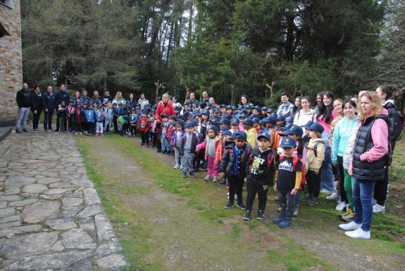 Imaxe da nova:Uns 150 escolares do CEIP Paradai de Lugo participan nunha plantación organizada pola Xunta para celebrar o Día da Árbore