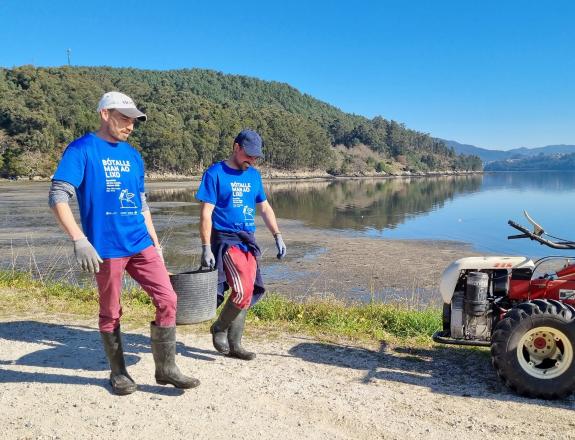 Imaxe da nova:Preto de 900 profesionais do marisqueo a pé e 25 embarcacións participarán este ano na recollida activa de lixo en Galicia