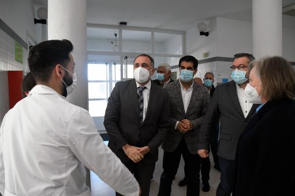 Imaxe da nova:O conselleiro de Sanidade visita o inicio das obras de reforma do centro de saúde de San Amaro (Ourense)
