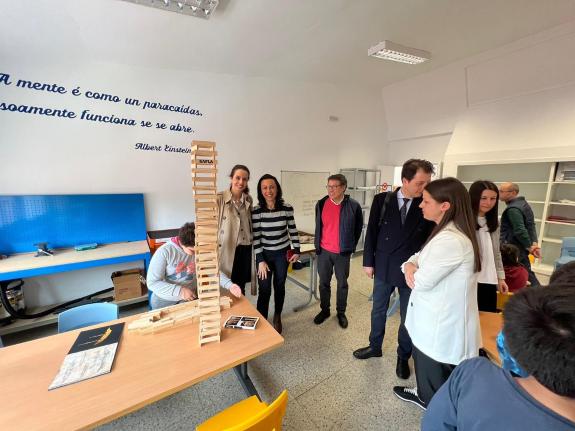 Imaxe da nova:A directora xeral de Innovación Educativa da Xunta destaca o dinamismo do CEIP Plurilingüe da Laxe (Marín), que se suma aos Polos C...