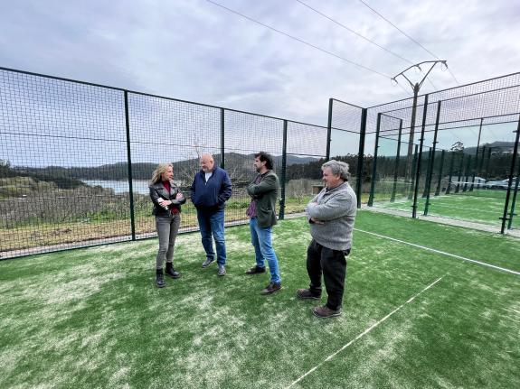 Imagen de la noticia:La Xunta financia con más de 40.000 euros a construcción de dos pistas de pádel en Mañón
