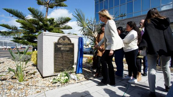 Imaxe da nova:Fernández-Tapias asiste á inauguración dunha placa conmemorativa en Vigo en homenaxe ás vítimas do Villa de Pitanxo