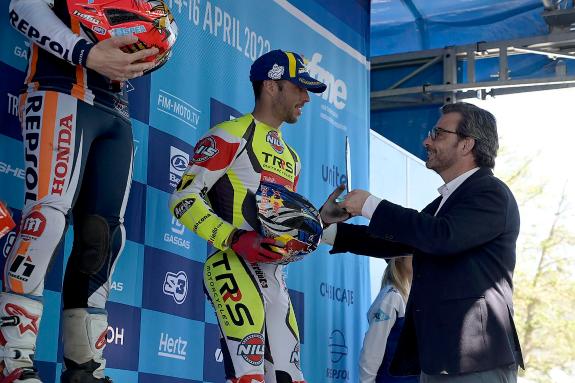 Imaxe da nova:Diego Calvo participa na entrega de premios da primeira proba do Mundial de Trial GP que se celebrou en Arteixo