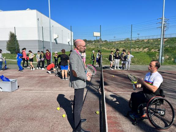 Imagen de la noticia:La Xunta destaca la importancia de fomentar entre los más jóvenes la plena inclusión para conseguir una sociedad más acogedo...