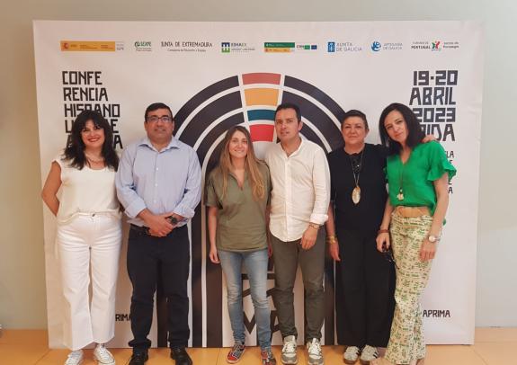 Imagen de la noticia:La Xunta presenta su proyecto Artesanía no prato a profesionales del turismo y de la artesanía de toda la península