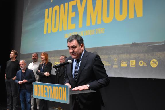 Imaxe da nova:Román Rodríguez subliña o gran dinamismo e calidade do cine feito en Galicia na preestrea de Honeymoon en Ourense