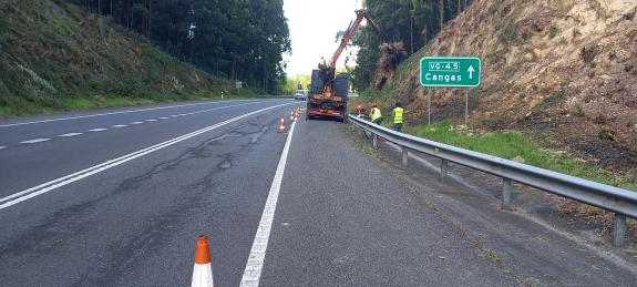 Imagen de la noticia:La Xunta comenzará esta próxima semana actuaciones de limpieza y acondicionamiento en las márgenes de seis carreteras autonó...