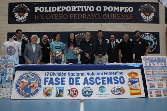 Imaxe da nova:O delegado territorial da Xunta participa na presentación da fase de ascenso á Superliga 2 de voleibol