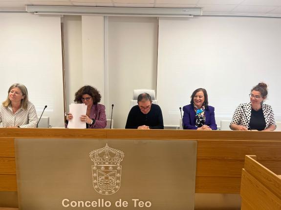 Imagen de la noticia:La Xunta destaca en Teo la importante labor de las mesas locales contra la violencia de género para fortalecer la cooperació...
