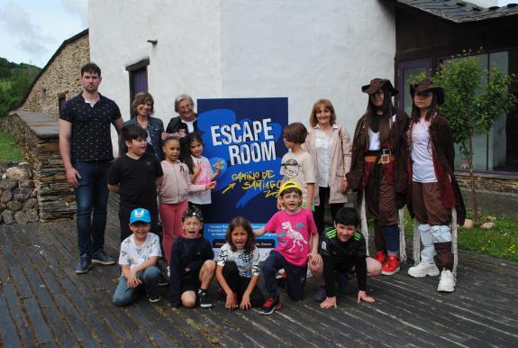 Imagen de la noticia:La Xunta participa en la presentación de la iniciativa Escape room Camino de Santiago que tiene lugar en el albergue de Samo...