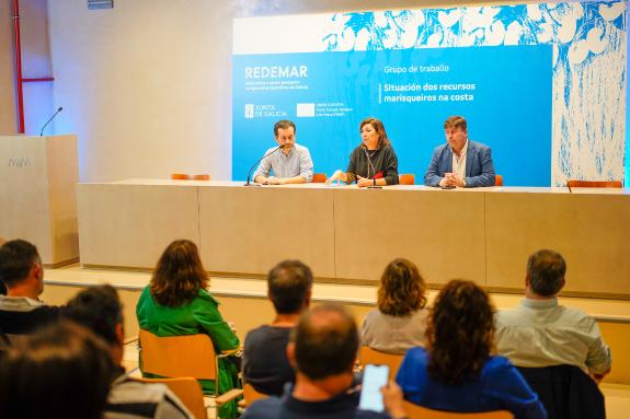 Imaxe da nova:A Xunta analiza co sector pesqueiro e organismos científicos as necesidades das rías galegas no eido da investigación