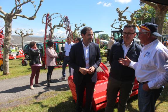 Imagen de la noticia:La Xunta participa en la inauguración de la Feria de la maquinaria usada, artesanía y antigüedades de Cospeito