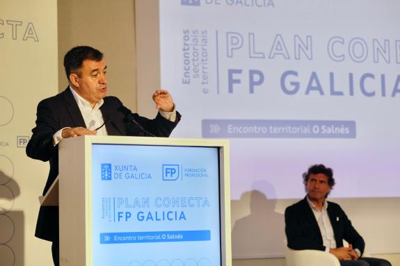 Imagen de la noticia:La Xunta analiza con los empresarios de O Salnés las posibilidades de la FP para dar respuesta al tejido productivo de la co...