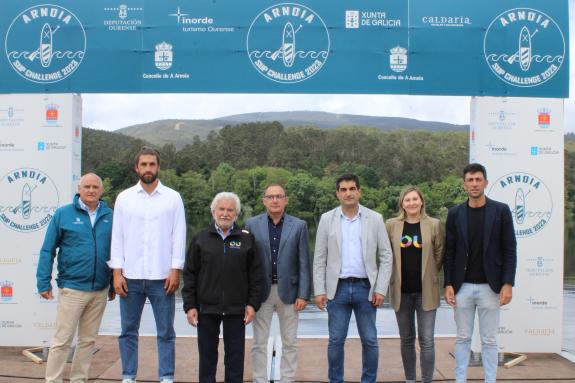 Imagen de la noticia:El delegado territorial de la Xunta en Ourense participa en la presentación de Arnoia Sup Challenge