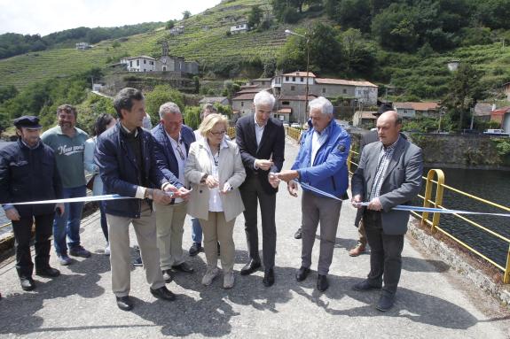 Imagen de la noticia:La Xunta pone en valor el trabajo de los productores que hacen posible a Feria de las cerezas y el vino de Belesar