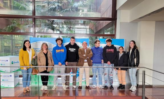Imaxe da nova:Unha delegación do alumnado de enxeñería civil da USC visita o IET para coñecer o seu traballo en materia de cartografía e protecci...