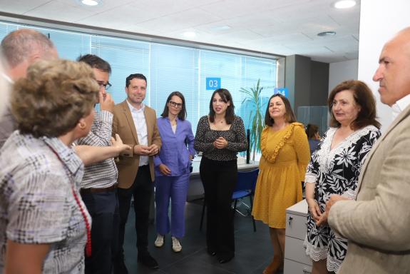 Imaxe da nova:Lorenzana presenta nas oficinas de emprego de Boiro e Noia os novos servizos que mellorarán a atención ás persoas demandantes de em...