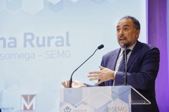 Imaxe da nova:A Xunta reforza o exercicio da medicina no rural investindo en equipamento diagnóstico e fomentando incentivos para os profesionais...