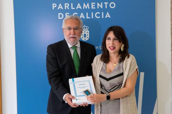Imaxe da nova:Lorenzana entrega no Parlamento o informe anual de violencia de xénero de 2022