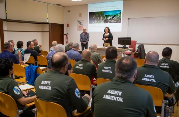 Imagen de la noticia:La Xunta valora el trabajo de los agentes ambientales en el seguimiento y evaluación de daños por lobo