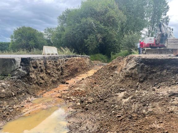 Imaxe da nova:A Xunta inicia os traballos de substitución dunha obra de paso para aumentar a capacidade de drenaxe na estrada LU-636 en Sarria