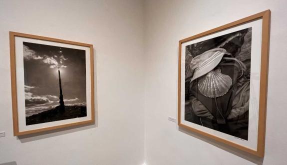 Imaxe da nova:Inaugurada a exposición de fotografía Kumano e Santiago. Camiños de peregrinación na Casa de Galicia en Madrid