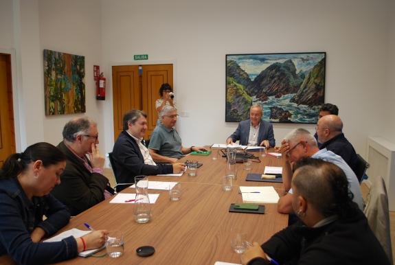 Imaxe da nova:A Xunta e os representantes do sector agrogandeiro galego constitúen un grupo de traballo para avaliar os efectos da seca nos custo...