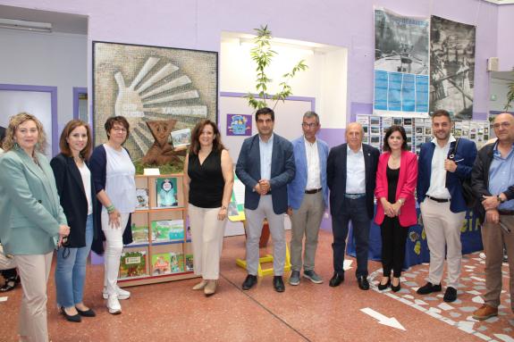 Imaxe da nova:O delegado territorial da Xunta en Ourense participa na presentación da exposición Coñecendo a Ribeira Sacra