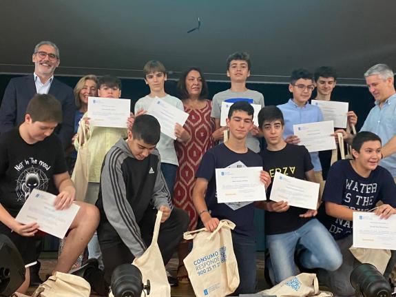 Imagen de la noticia:La Xunta premia a estudiantes del IES Coruxo, del CPR Plurilingüe Barreiro y del IES San Tomé de Freixeiro de Vigo en el cer...