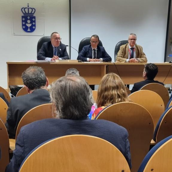 Imaxe da nova:A Academia Galega de Seguridade Pública reúne expertos xuristas e economistas de distintos países para abordar a prevención e repre...
