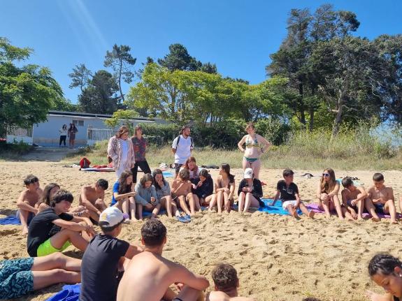 Imagen de la noticia:La Xunta promueve la práctica de actividades náuticas entre la juventud en el campamento de verano de As Sinas