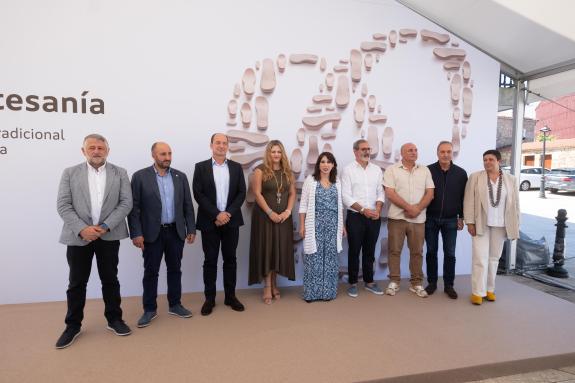 Imaxe da nova:Lorenzana reivindica en Agolada a importancia cultural e económica da artesanía de Galicia