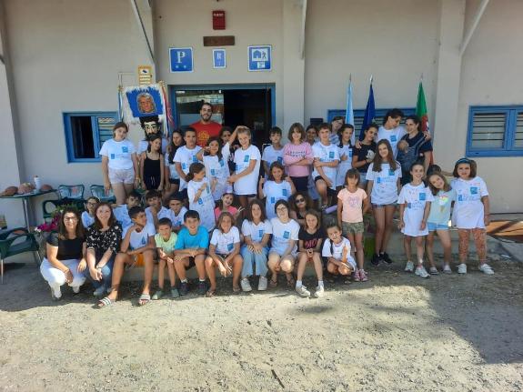 Imaxe da nova:A Xunta desenvolve actividades de sendeirismo, obradoiros para facer pan e visitas culturais no campamento de Vilariño de Conso