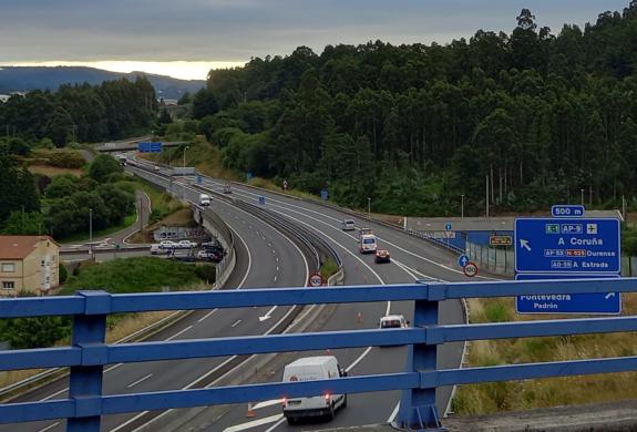 Imagen de la noticia:Finalizadas las obras de extendido del firme en la autovía Santiago-Brión, la AG-56