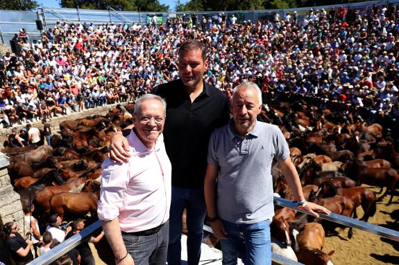 Imaxe da nova:O director xeral de Gandaría, Agricultura e Industrias Agroalimentarias, José Balseiros, asiste aos actos de celebración da Rapa da...