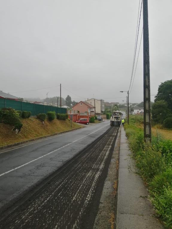 Imaxe da nova:A Xunta comeza as obras de mellora do firme na estrada AC-400 en Sigrás, no concello de Cambre
