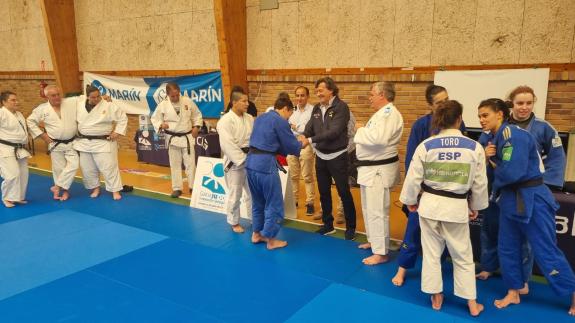 Imaxe da nova:Lete visita o 34º Stage Internacional de Tecnificación de judo de Marín que axuda a 150 deportistas de base a chegar ao máis alto