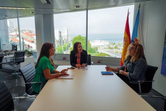 Imaxe da nova:A delegada da Xunta recibe á directiva da asociación Empresarias Galicia