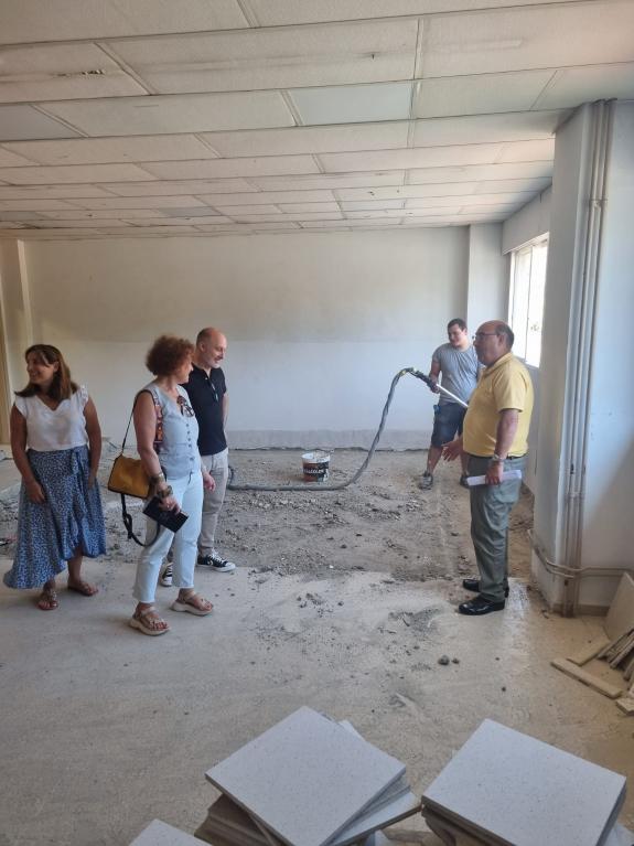 Imaxe da nova:A Xefatura de Educación en Pontevedra supervisa o normal desenvolvemento das obras de rehabilitación integral do Instituto Valle-In...