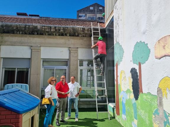 Imagen de la noticia:La Xunta comienza las obras de renovación en las cubiertas y canalones del Colexio CEIP Froebel