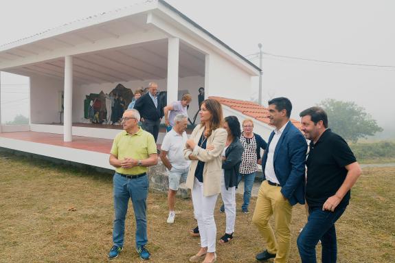 Imagen de la noticia:La Xunta colabora en la mejora del local social de la asociación de vecinos San Andrés de Zarracós de A Merca con una aporta...