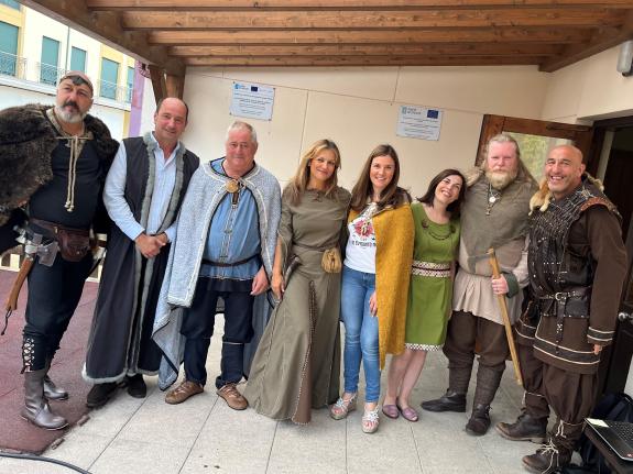 Imagen de la noticia:El director de Turismo de Galicia, Xosé Merelles, asiste la Romería Vikinga en O Vicedo