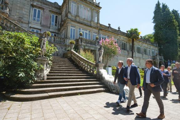 Imagen de la noticia:Rueda destaca que la restauración del Pazo de Lourizán promoverá el resurgimiento de un complejo con un amplio valor históri...