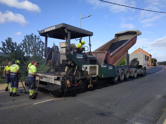 Imaxe da nova:A Xunta comeza as obras de mellora do firme na estrada autonómica AC-160 entre Miño e Vilarmaior