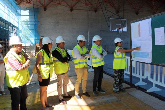 Imaxe da nova:Ourense concentra durante o verán un total de 76 obras de mellora en 55 centros educativos da provincia, cun investimento de preto ...