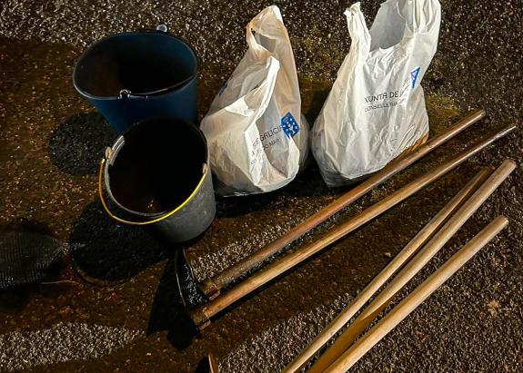 Imagen de la noticia:La policía autonómica y guardacostas decomisan 59 kilos de almeja en Ferrol