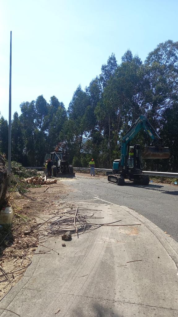 Imagen de la noticia:La Xunta comienza las obras del aparcamiento disuasorio en la carretera PO-551 en Domaio, en el ayuntamiento de Moaña, con u...