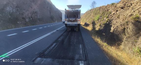Imaxe da nova:A Xunta inicia as obras de mellora do firme en 4 estradas autonómicas nas comarcas do Carballiño e do Ribeiro, que suporán un inves...