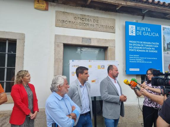 Imagen de la noticia:La Xunta rehabilitará la casa de Legoeiro en A Ponte Romana de Ourense que albergará la oficina de turismo y un espacio de e...